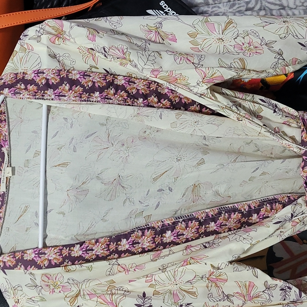 Is multi color pattern kimono